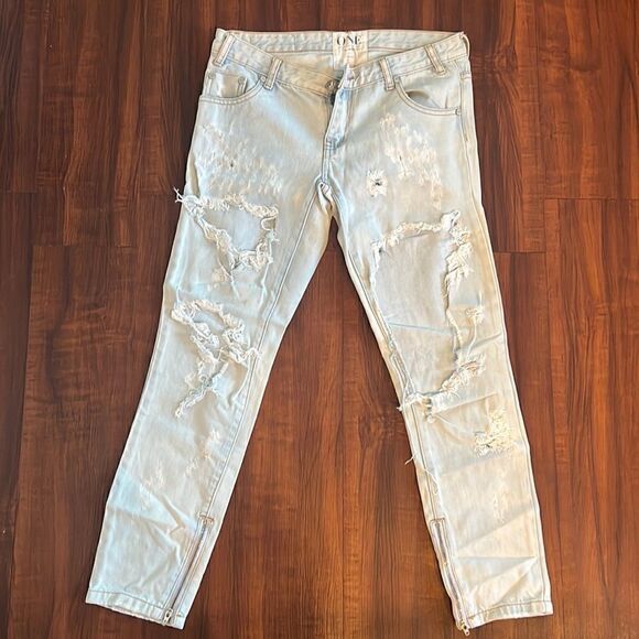 One Teaspoon Jeans - NEW - NWOT - Light Jean - Zipper Bottom - Size 26 Ripped - Picture 1 of 6